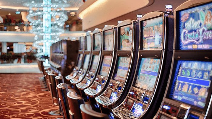 Filipino player accessing ph bingo slot games on a mobile phone browser